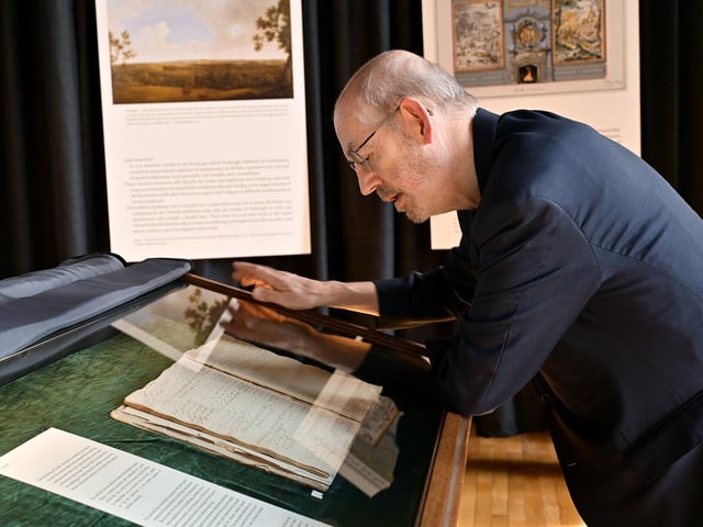 Nick Howard views the exhibitionn. photo: Richard Ponter