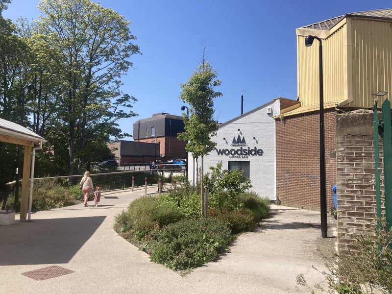 Woodside Coffee Bar is located on  Prospect Street, next to Palace Car Park, Bridlington. It is a fully licensed bar as well as serving bottomless brunch, afternoon tea, lunch light bites and sharing boards.