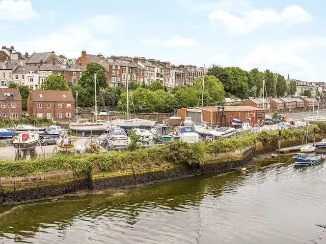 This two bedroom and one bathroom flat is for sale with Bridgfords with a guide price of £295,000.