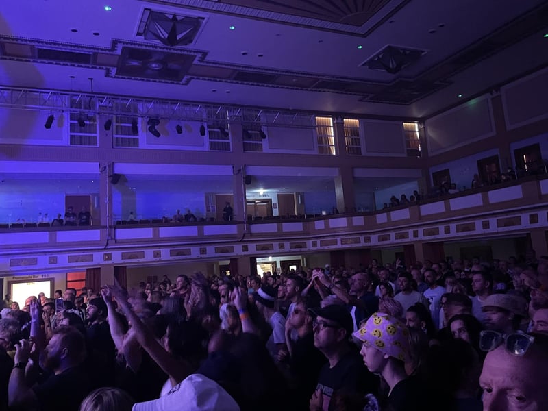 The Royal Hall filled up quickly.