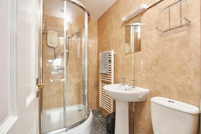 An en suite shower room.