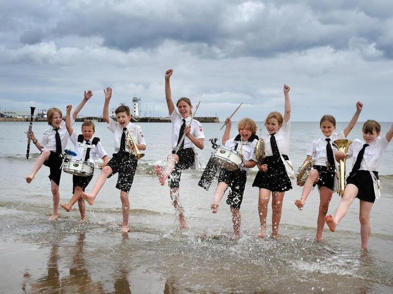 Junior members of Grefsen Skolekorps on the South Bay beach