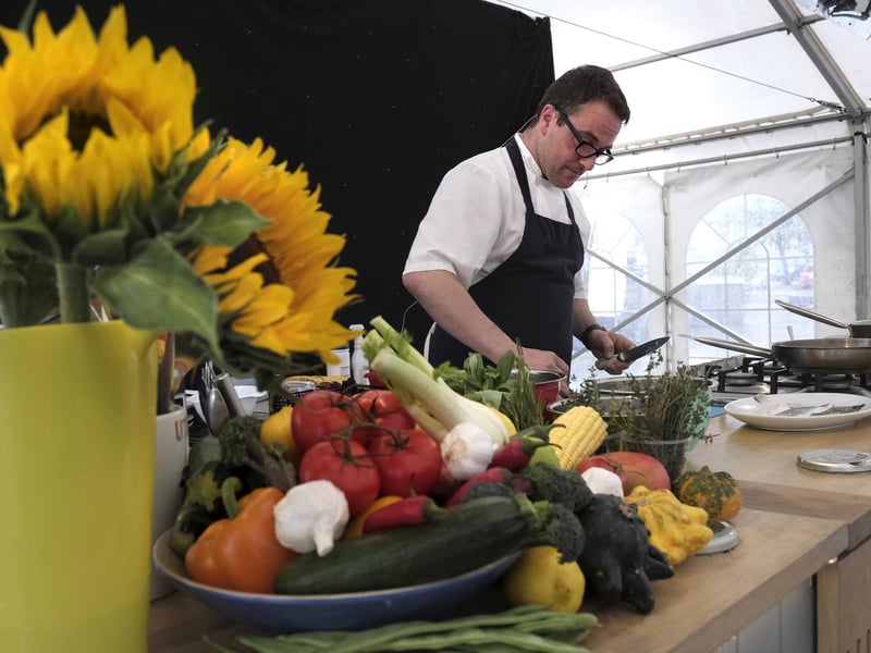 Preparing a dish.
picture: Richard Ponter.