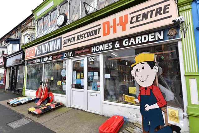 Plans for the new bar and cafe at the hardware shop have been approved.