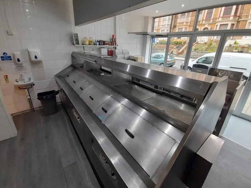Superb town centre traditional fish and chip premises which includes a newly refurbished restaurant dining area with seating for 30 customers and a truly outstanding, brand newly refurbished three bedroomed luxury apartment. Currently listed with Ernest Wilson for £30,000 leasehold