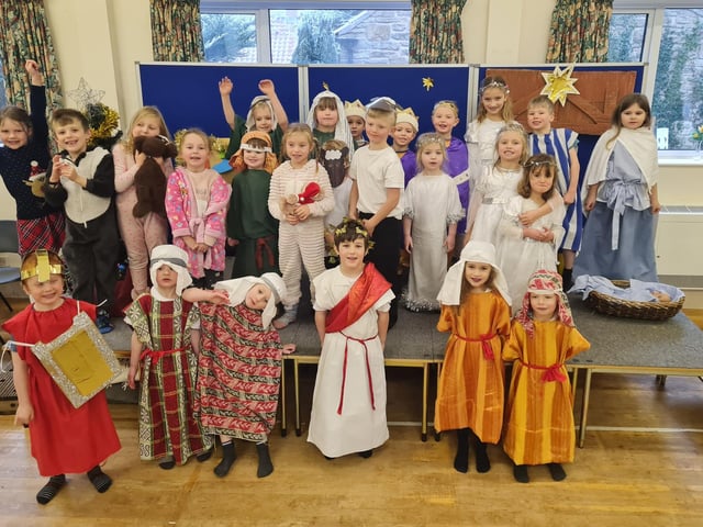 Gillamoor School Wren class Christmas nativity.