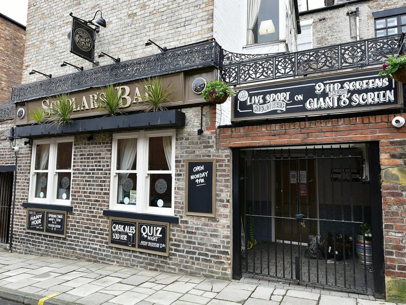 Scholar's Bar, located on Somerset Terrace, recived a rating of 4.5/5.