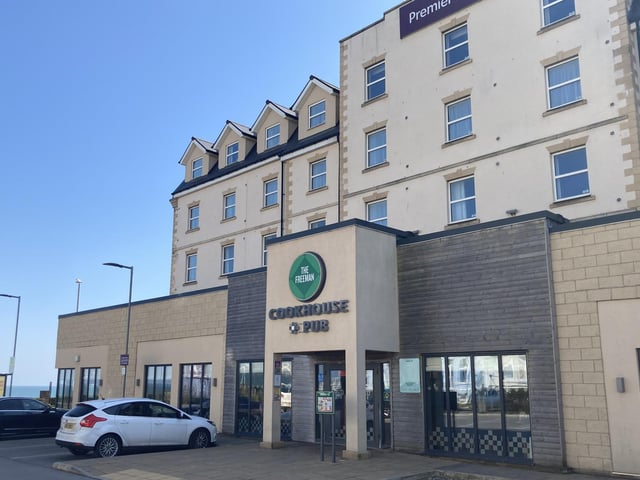 Bridlington Seafront Cookhouse & Pub is situated on Bridlington's seafront on Albion Terrace. It has 392 'excellent' reviews on Tripadvisor, one review said "We enjoyed a lovely meal here, great value for money, very nice food, and great table service with a smile."