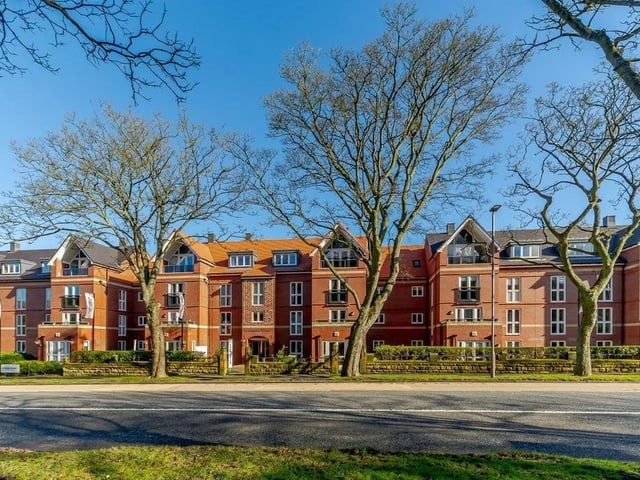 This one bedroom and one bathroom flat is for sale with McCarthy Stone with a guide price of £185,000.