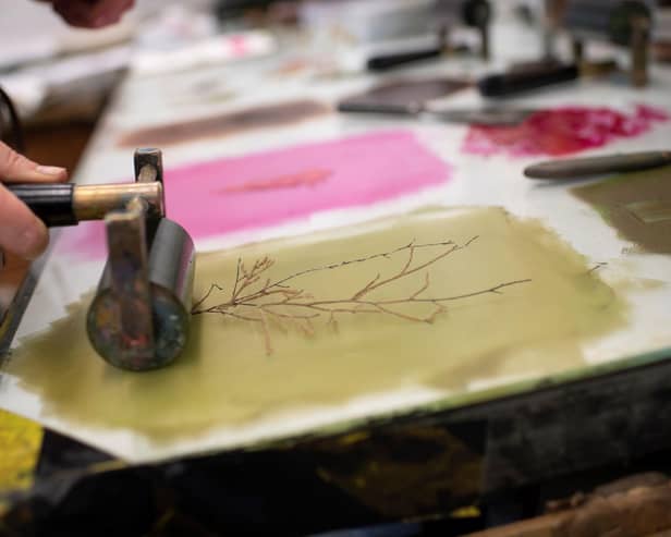 Artist Effie Burns seaweed printing.