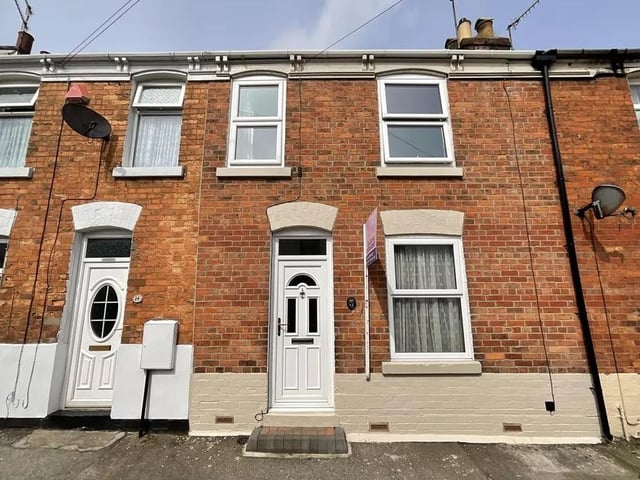 This two bedroom and one bathroom terraced house is for sale with CPH with a guide price of £125,000.