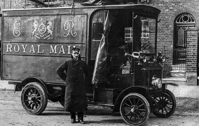 Royal Mail van in Buckingham Street in 1908