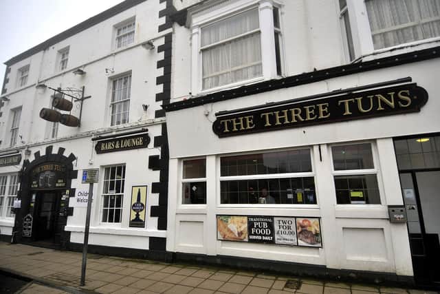 A Filey pub is seeking to remove from its licence the requirement for SIA door supervisors to be present every Friday and Saturday.