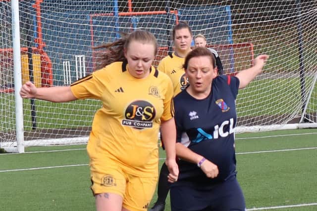 Paige Smith netted in the Sirens' 10- home win.