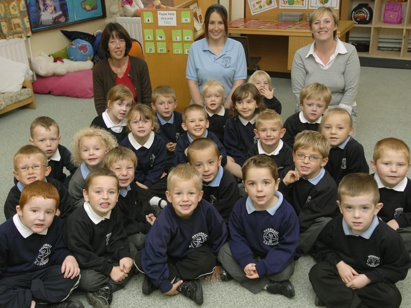 2007 - Overdale New starters with Nursery Nurse Jo Baker, Teacher Julie Dixon, Teacher Fiona Dodd