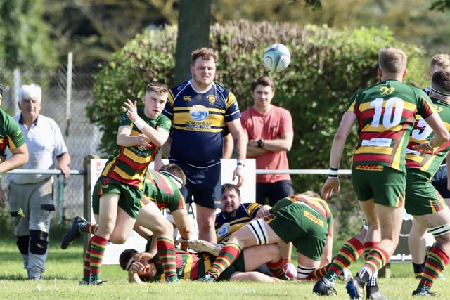 The visitors pass the ball on at Bridlington RUFC.