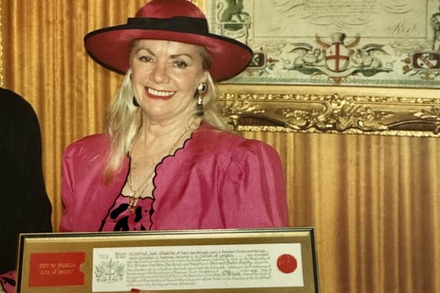 Wynne Shearme receiving Freedom of City of London.