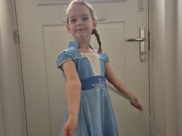 Ivy dressed as Elsa from Frozen.