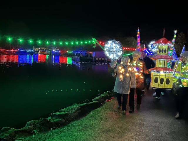 The lights reflected in the lake
