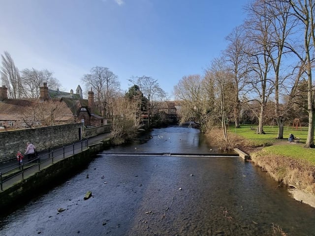 Check out this 1.8-km loop trail near Ripon which takes an average of 30 minutes. A short and easygoing stroll along the banks of the River Skell. Plenty of boats and birdlife, with options to extend this walk along the river or the Ripon Canal.