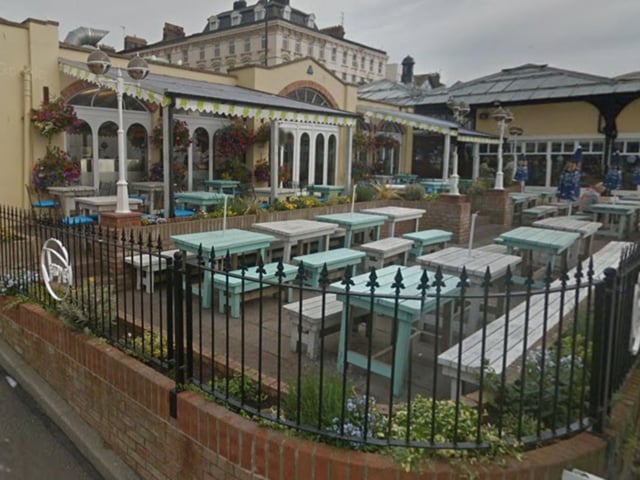Jeromes & Pavilion, located on Marlborough Terrace, is known for its beautiful outdoor seating. It came in third place with a total of 4 votes.