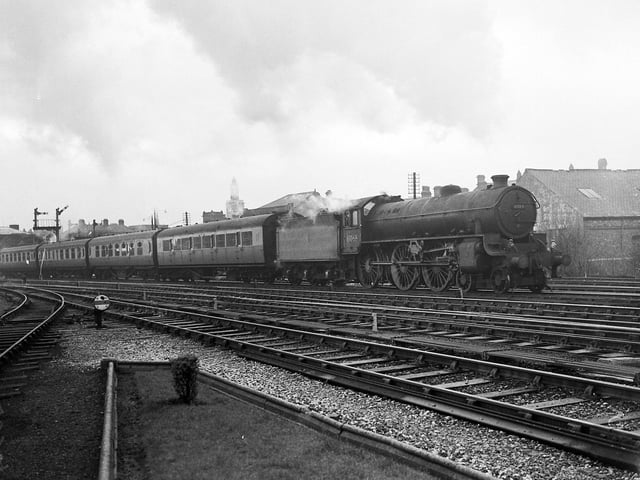 Class B1 4-6-0 No. 61373. Wortley, November 29, 1951.
