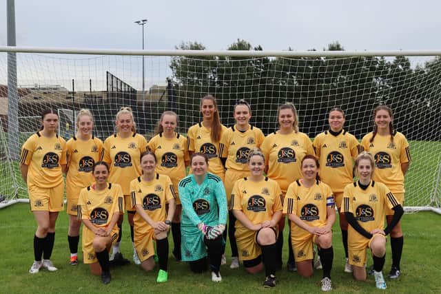 Olivia Smith and Paige Smith sparkled as Scarborough Sirens sealed a 6-1 home win against South Park Rangers