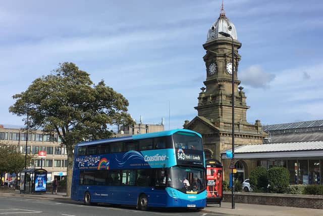 Coastliner 843 at Scarborough Railway Station