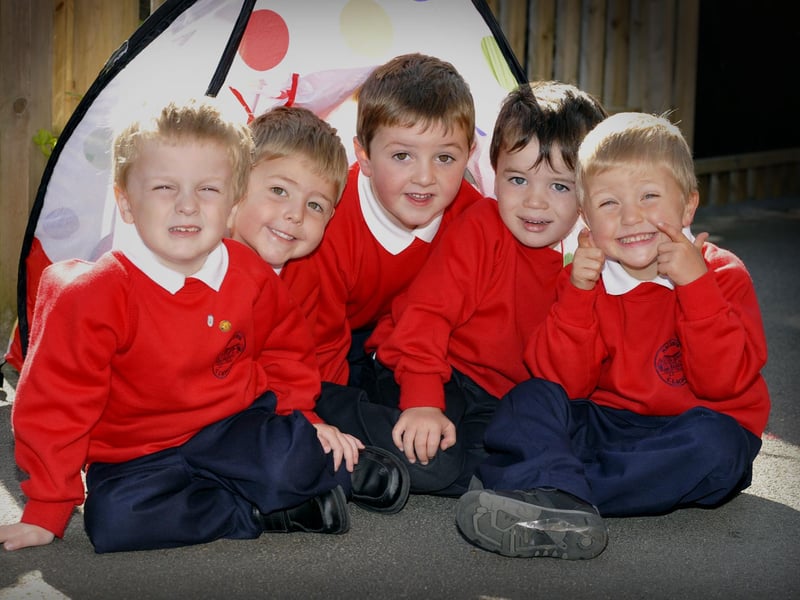 Hackness School new starters.
picture: Andrew Higgins, 093789b