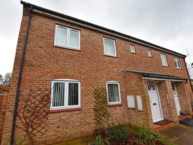 This two bedroom and one bathroom flat is for sale with Tipple Underwood with a guide price of £100,000.