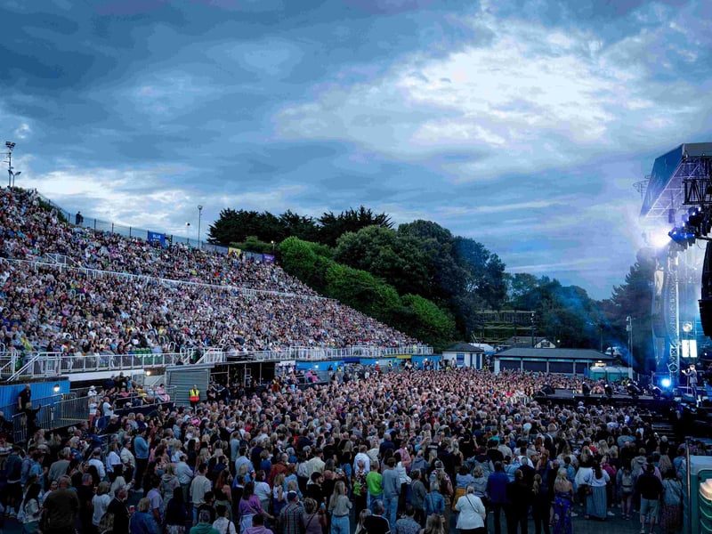 A packed house! photo: Cuffe & Taylor