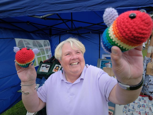 Chrys Mellor selling her knitted bees