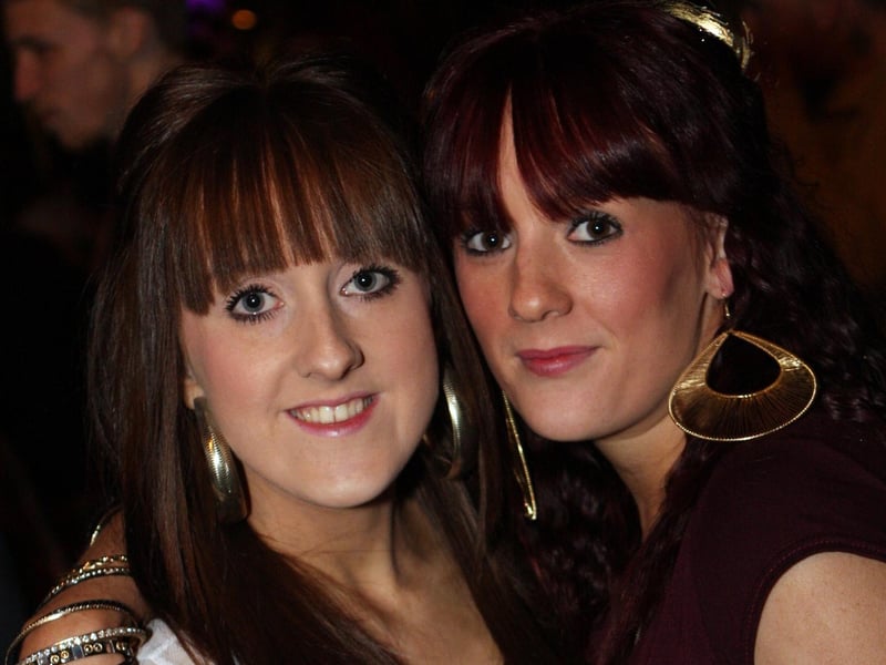 Margaret and Leanne of Malton.
132843b