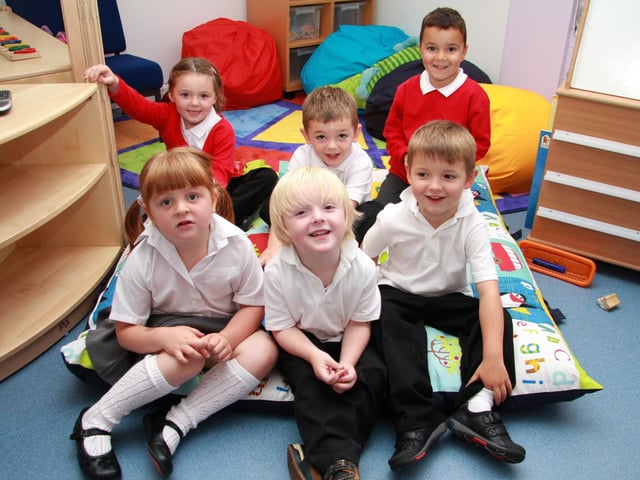 2009. Hinderwell School New Starters. back L-R:Emilie Angus, Nathan Readman, rio Ward, Front L-R: Amy Hesletine, Tyler Swales and Harry Calvert