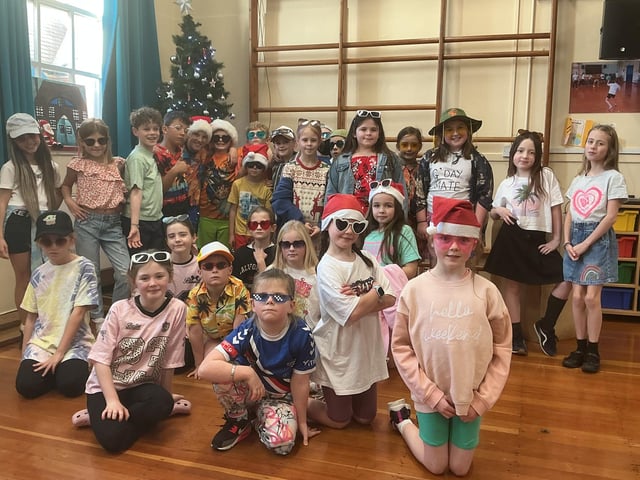 West Cliff School year 4 (Seahorse) class.