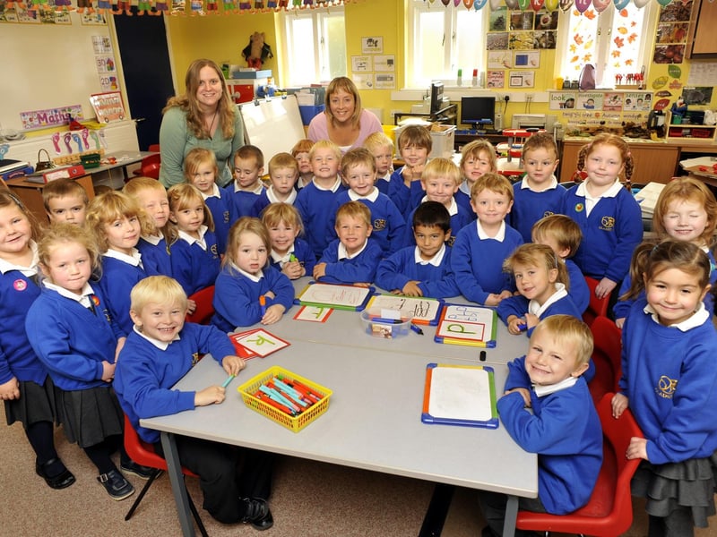 2009. Red reception class at Gladstone Road Infants School.
