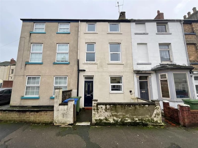 This four bedroom and one bathroom terracde house is for sale with CPH PRoperty Services with a guide price of £140,000