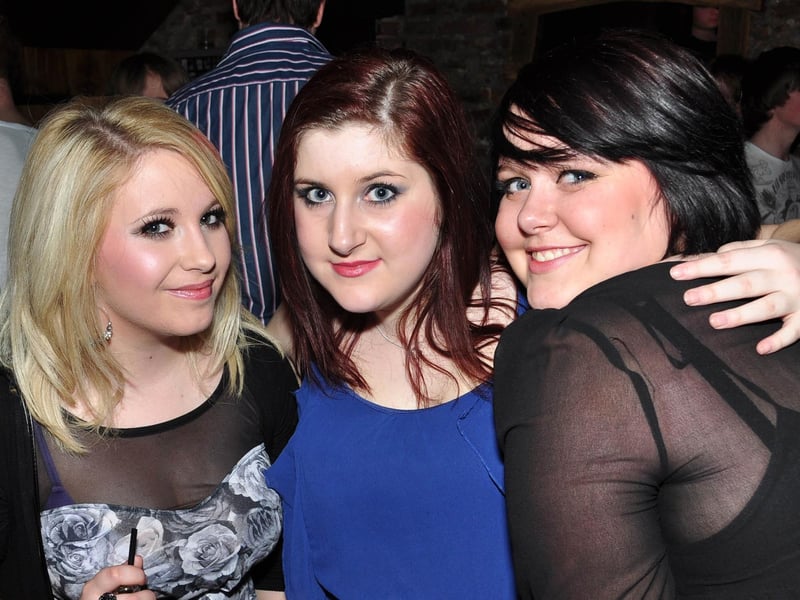 Bryonie, Sammi and Amy dance the night away!