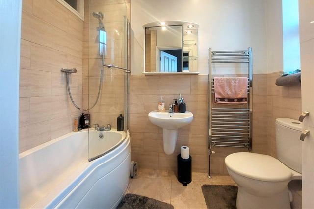 A stylish apartment bathroom