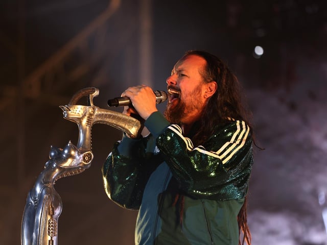 Jonathan Davis in his iconic Adidas tracksuit.