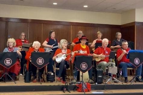 Ukulele group Red Skies.