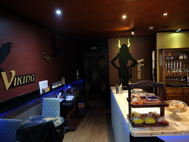 The cafe has Viking artwork and artefacts, as well as information screens and axes and shields. There is also the chance to see a 'real' Viking 'dead-pipe', but you can't touch it!