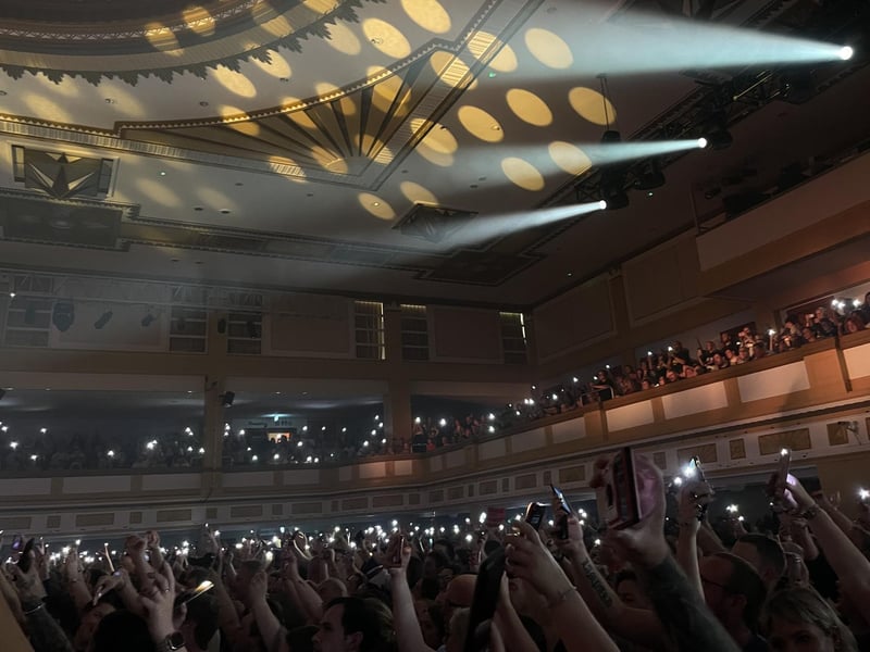 'Sleeping With The Light On' got the crowd to light up their phones!