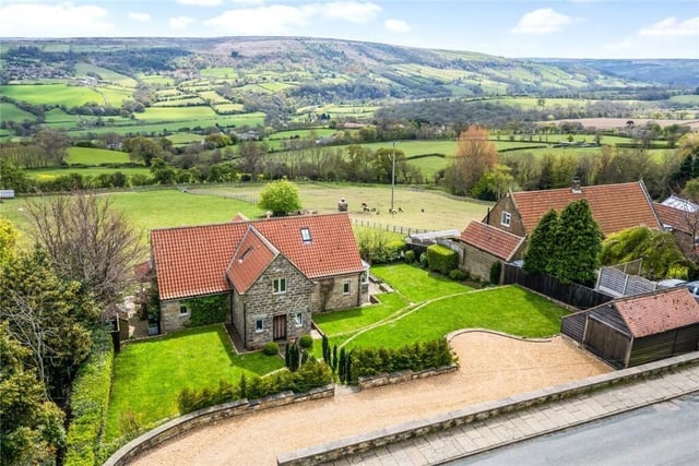 An overview of the property and the stunning scenery that surrounds it.