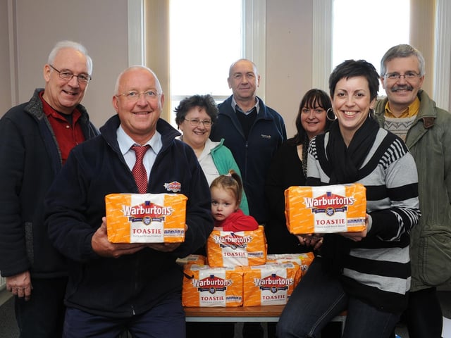 Warburtons donates loaves to Home Start at the Resource Centre.