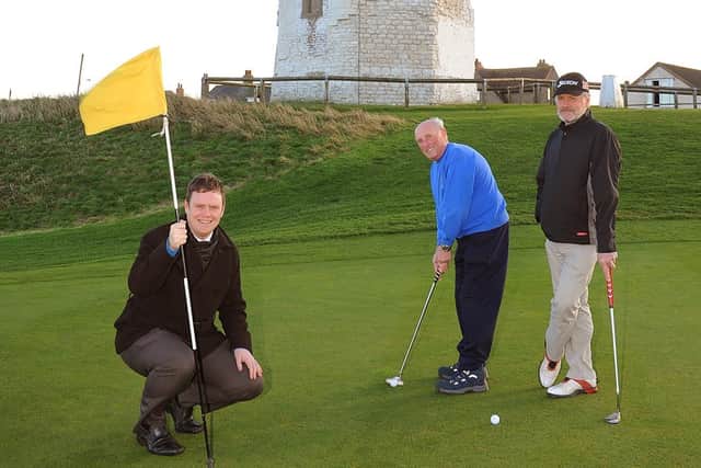 Action at Flamborough Golf Club. (PA1149-14c)