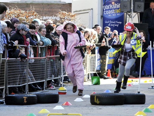 Racing action on Aberdeen Walk - 04/03/14