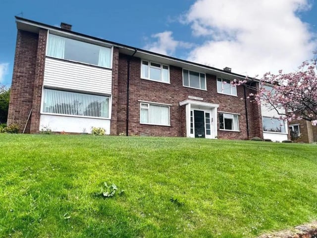 This two bedroom, one bathroom flat is for sale with Colin Ellis for £165,000.