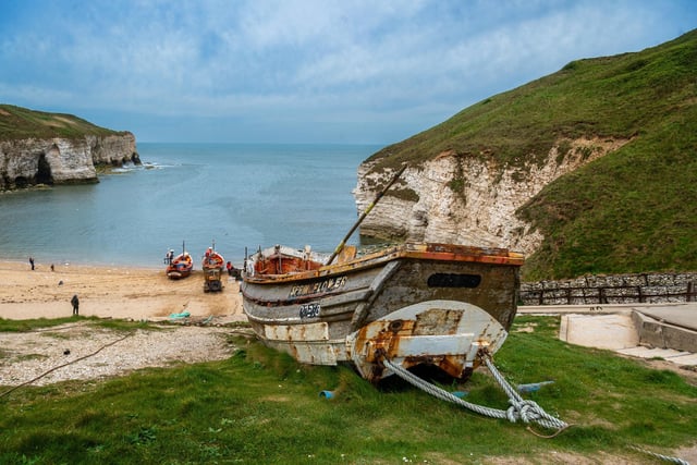 This walk starts in the village of Flamborough and takes you along the cliffs where you can enjoy the amazing views and unique wildlife. The bird life here is among the most diverse in the country. The headland is also home to the UK’S oldest surviving lighthouse.