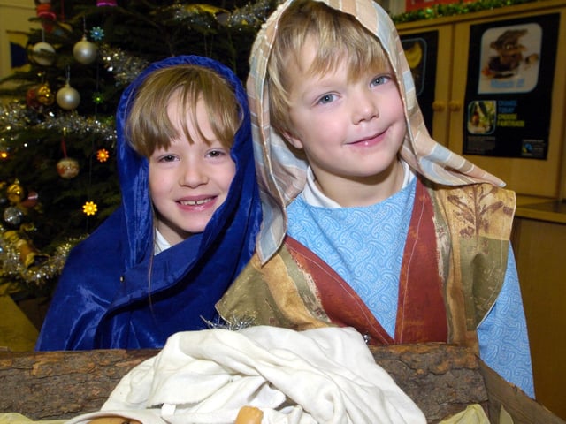 Gladstone Road Infants KS2 nativity - Amber O'Neil as Mary and Sam Knowles as Joseph
085056d